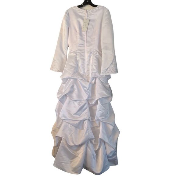 White/Ivory Elegant Wedding Gown Blend of Silk & Satin size 10 - Picture 13 of 16